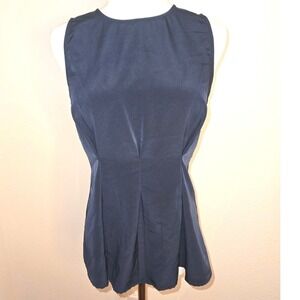 Banana Republic Navy Sleeveless Box Pleat Blouse Women's Size 2 Work- back zip